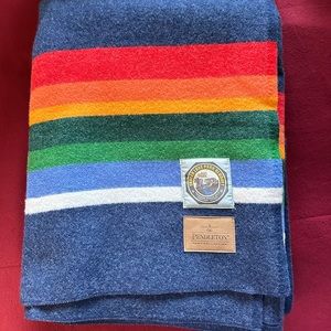 NWT Pendleton Crater Lake National
Park Blanket 100% Wool Queen 90” x 90”